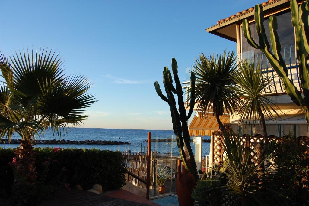 Villa Rita San Remo Buitenkant foto